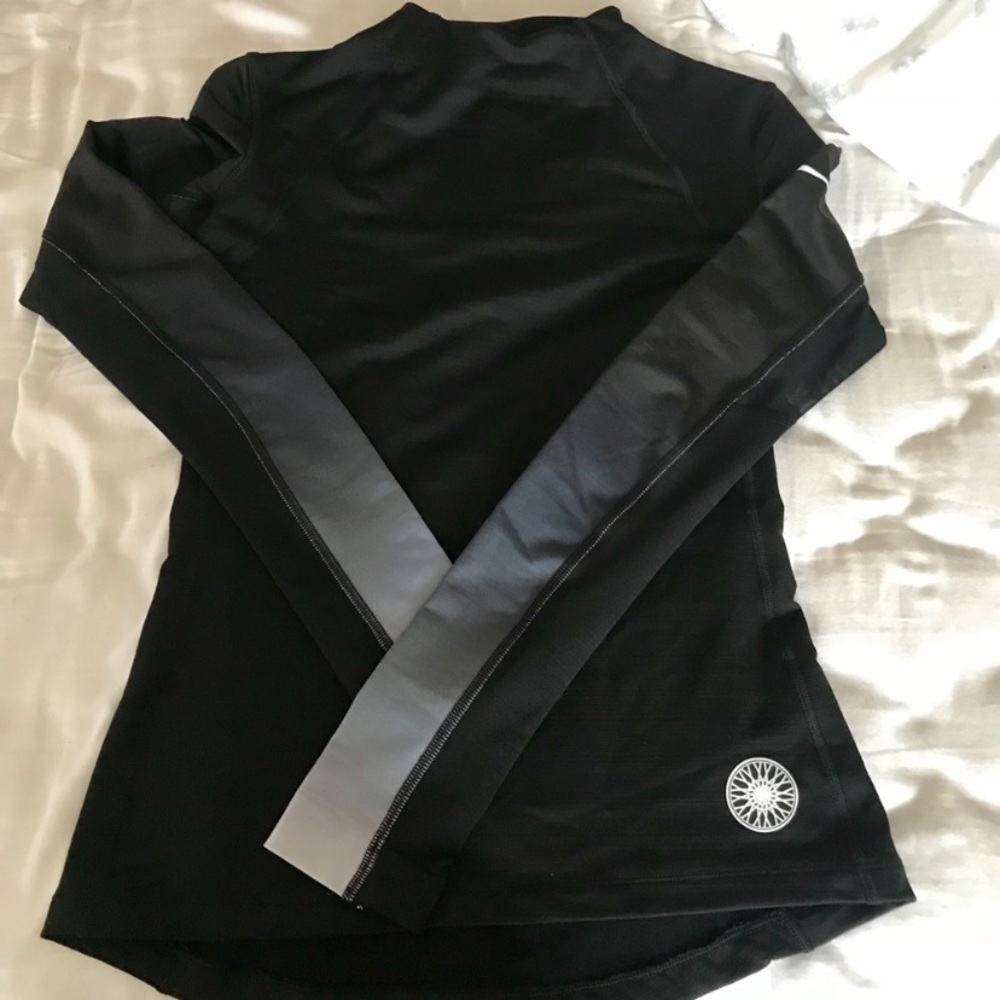 Nike Soulcycle Hyperwarm long sleeve sz Small